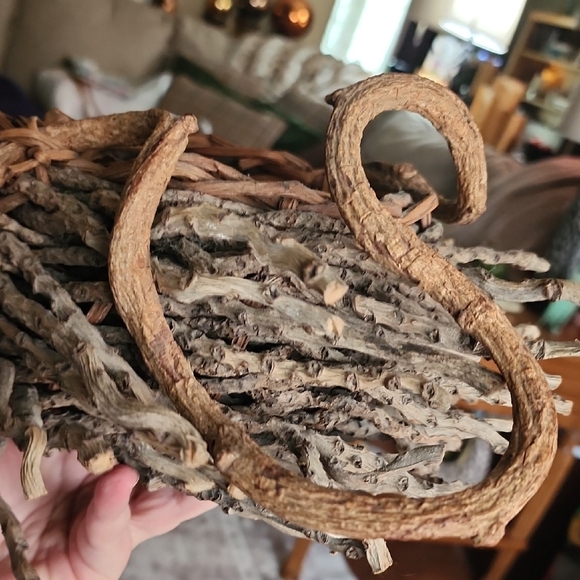 Vintage Handmade Rustic Bird's Nest Twig Decorative Basket With Twisted Handle - Picture 3 of 11